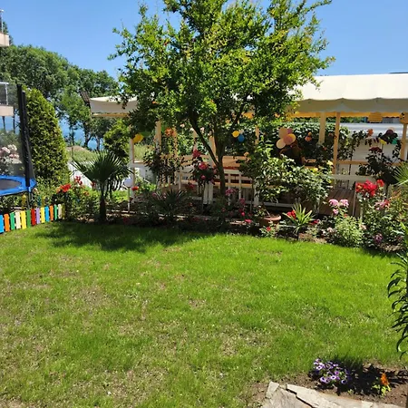 акра-ф ホテル チェルノモレツ