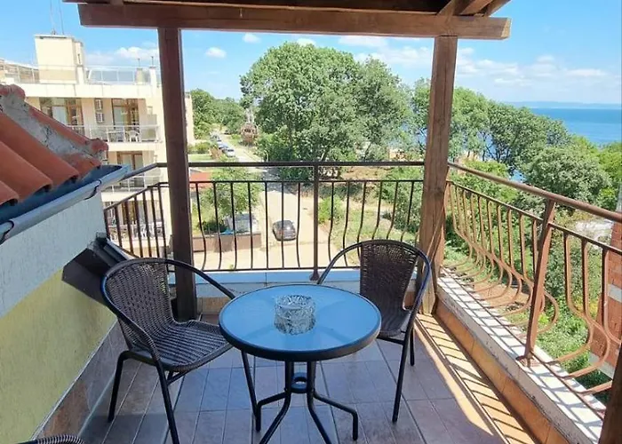 акра-ф מלון